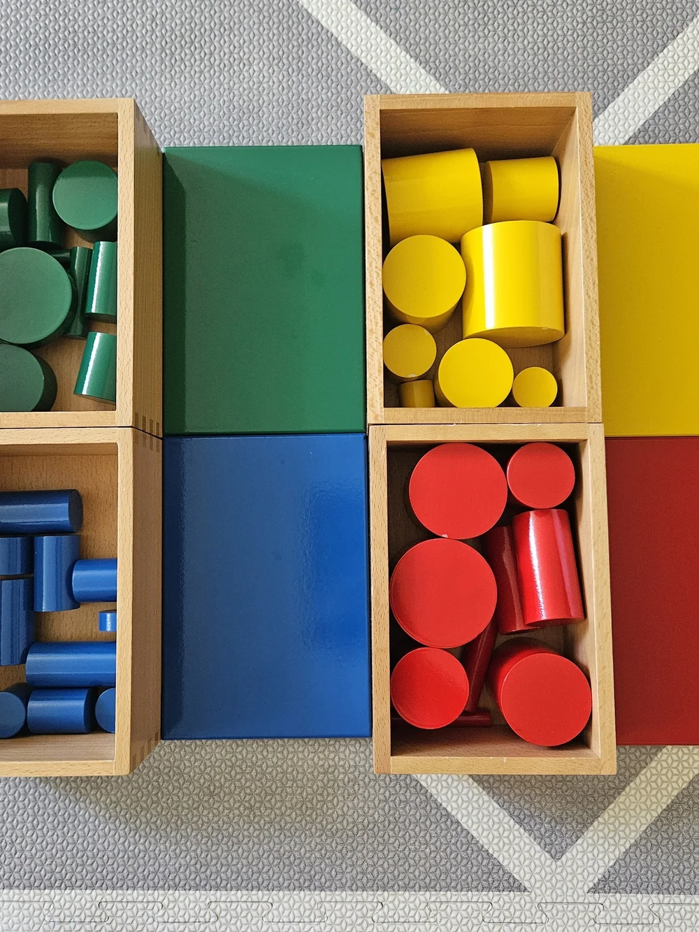 Montessori Knobless Cylinders Set